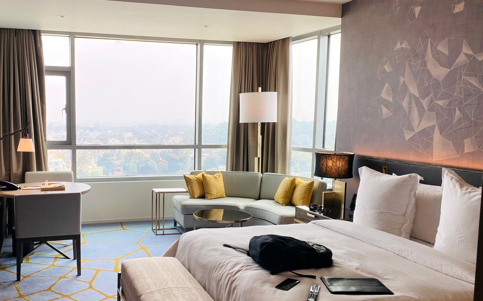 Metropolitan Residence contemporary bedroom